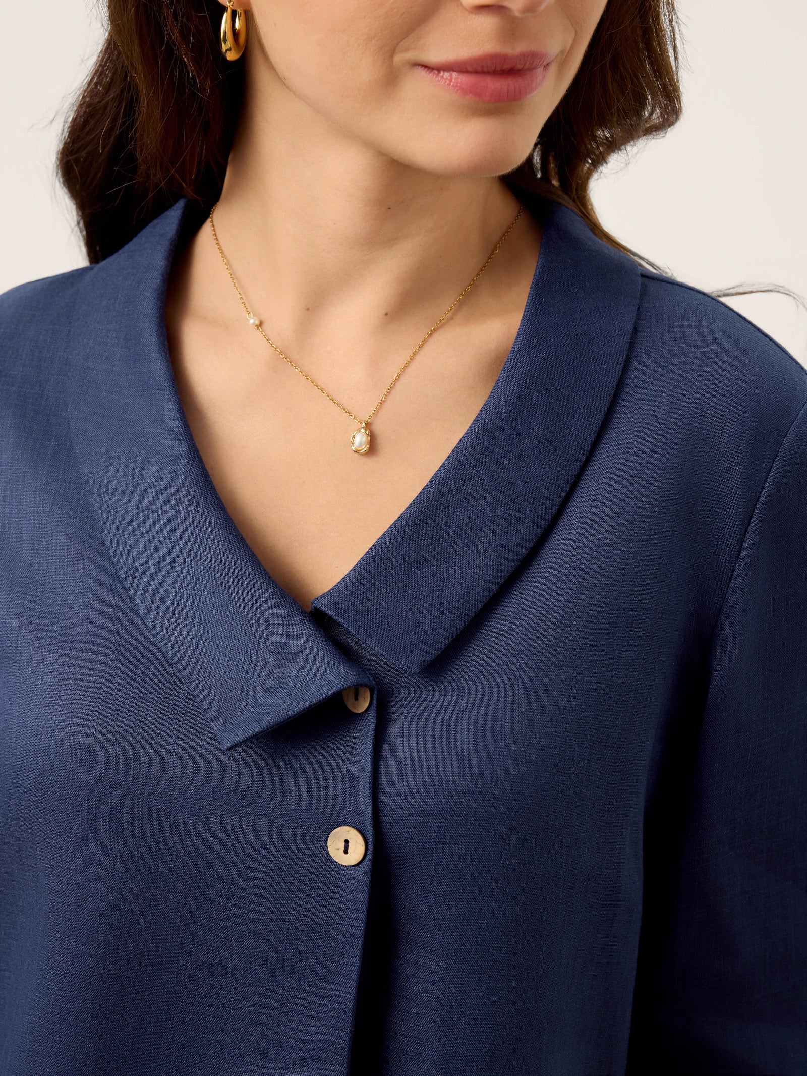 Ottilie | Top in Lino con Colletto Asimmetrico