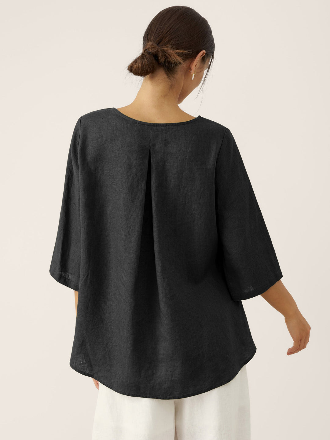 Brianna | Top in Lino con Collo Tondo e Orlo Asimmetrico