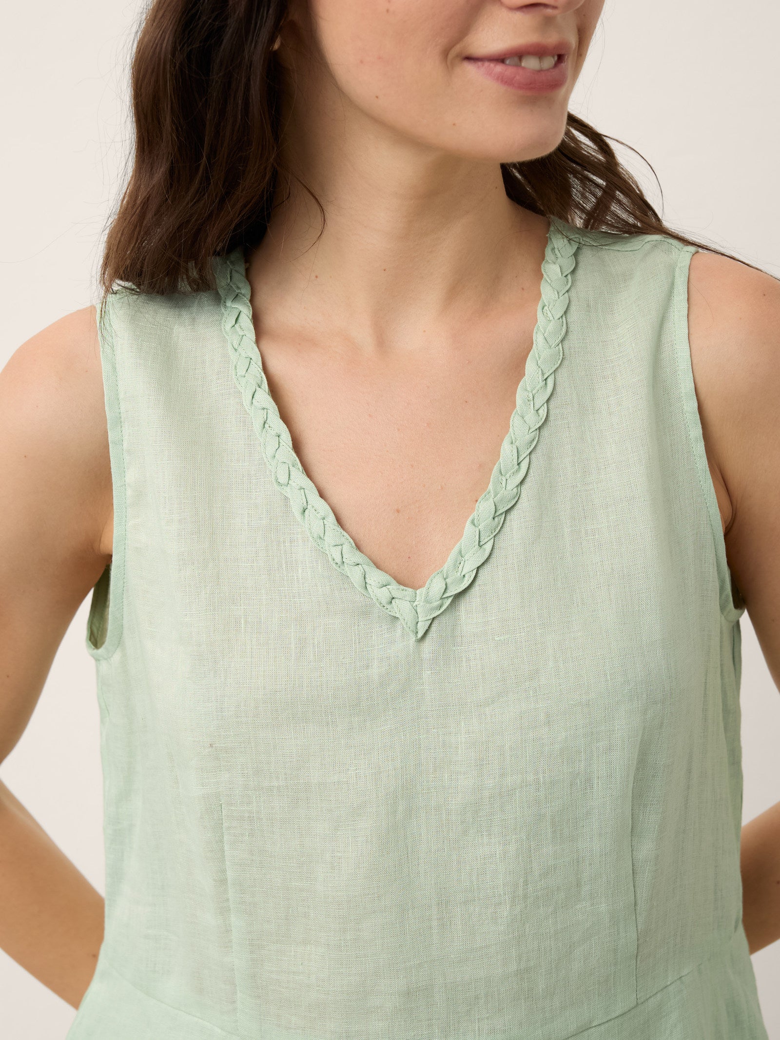 Alessia | Abito Mini in Lino con Scollo a V