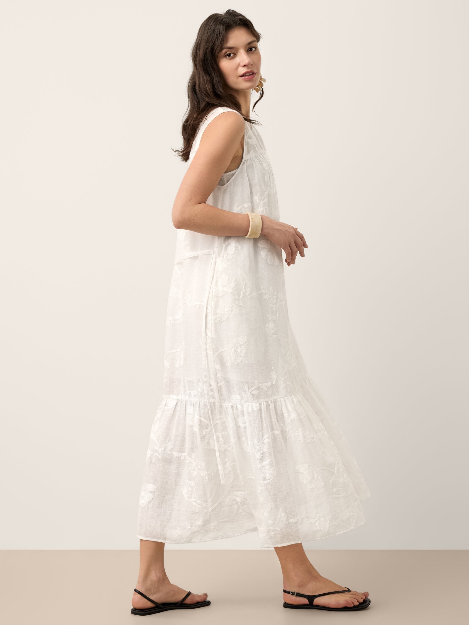Camilla | Abito Maxi in Lino con Applicazioni Floreali