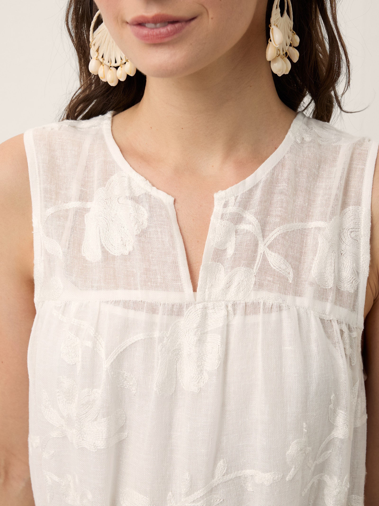 Camilla | Abito Maxi in Lino con Applicazioni Floreali