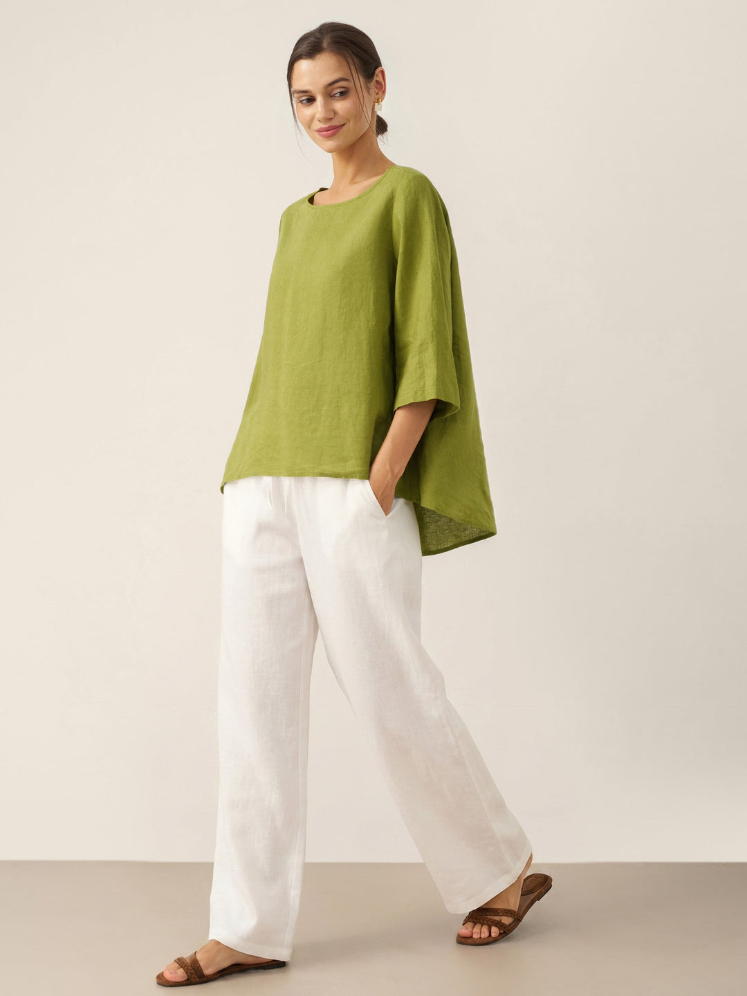 Brianna | Top in Lino con Collo Tondo e Orlo Asimmetrico