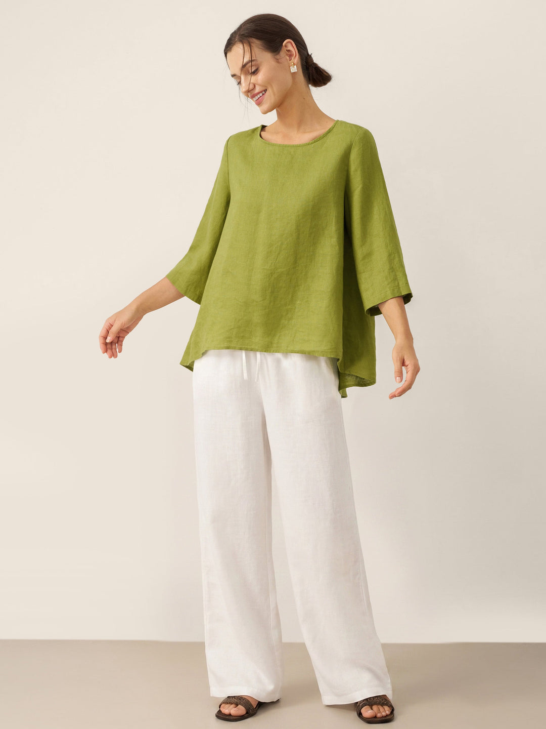 Brianna | Top in Lino con Collo Tondo e Orlo Asimmetrico