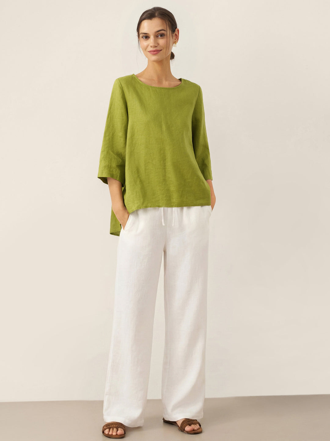 Brianna | Top in Lino con Collo Tondo e Orlo Asimmetrico