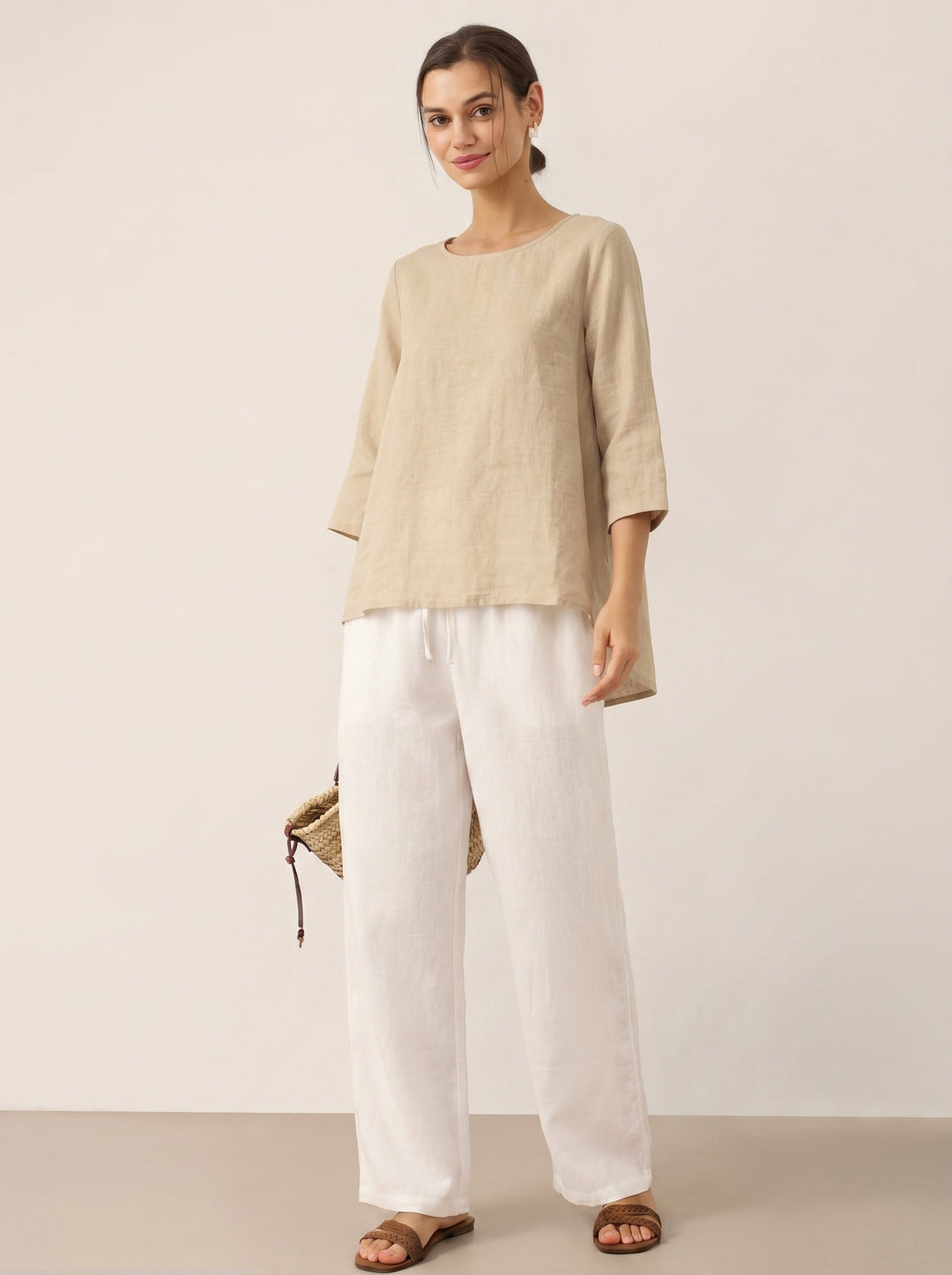 Brianna | Top in Lino con Collo Tondo e Orlo Asimmetrico