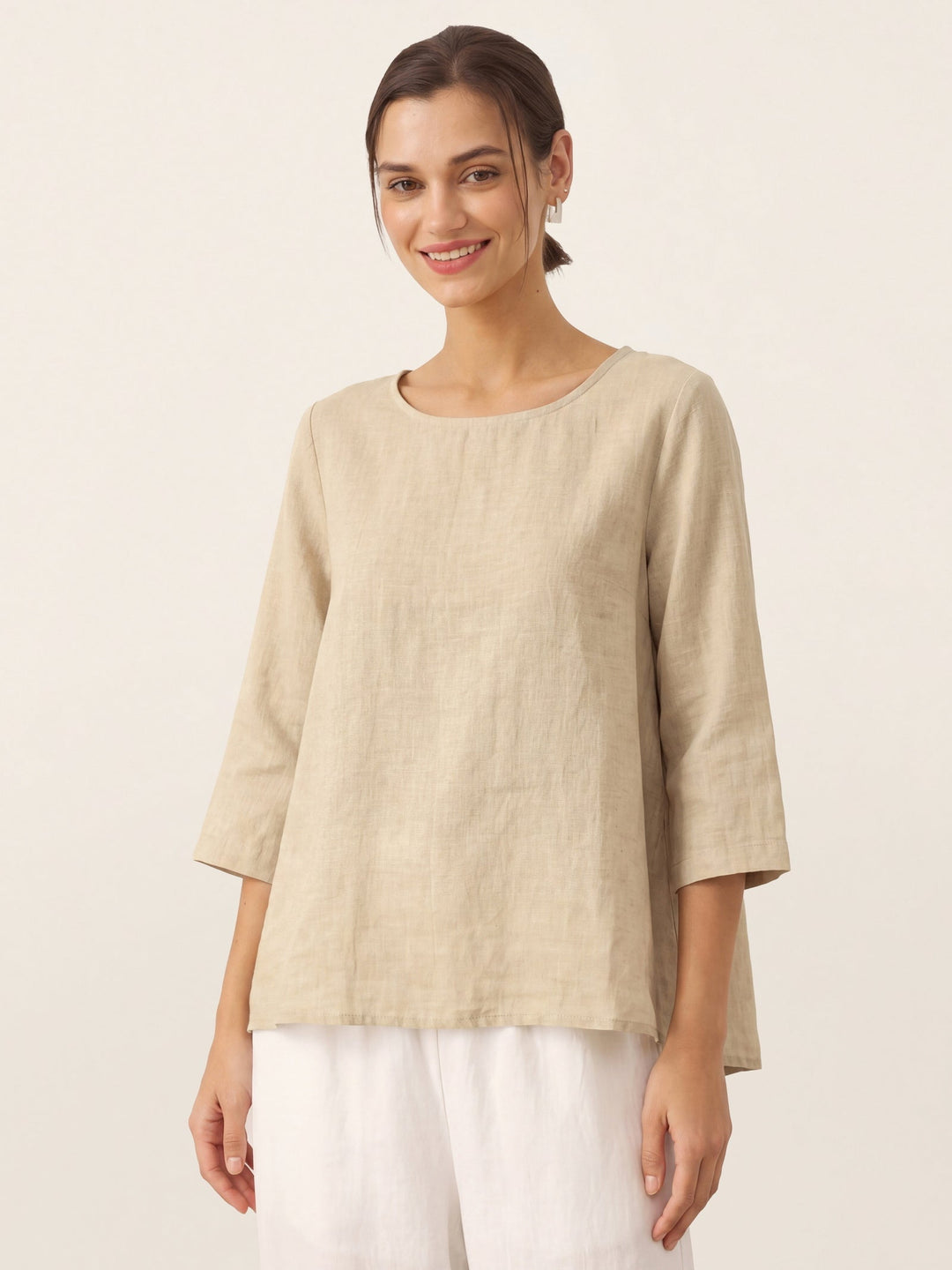 Brianna | Top in Lino con Collo Tondo e Orlo Asimmetrico