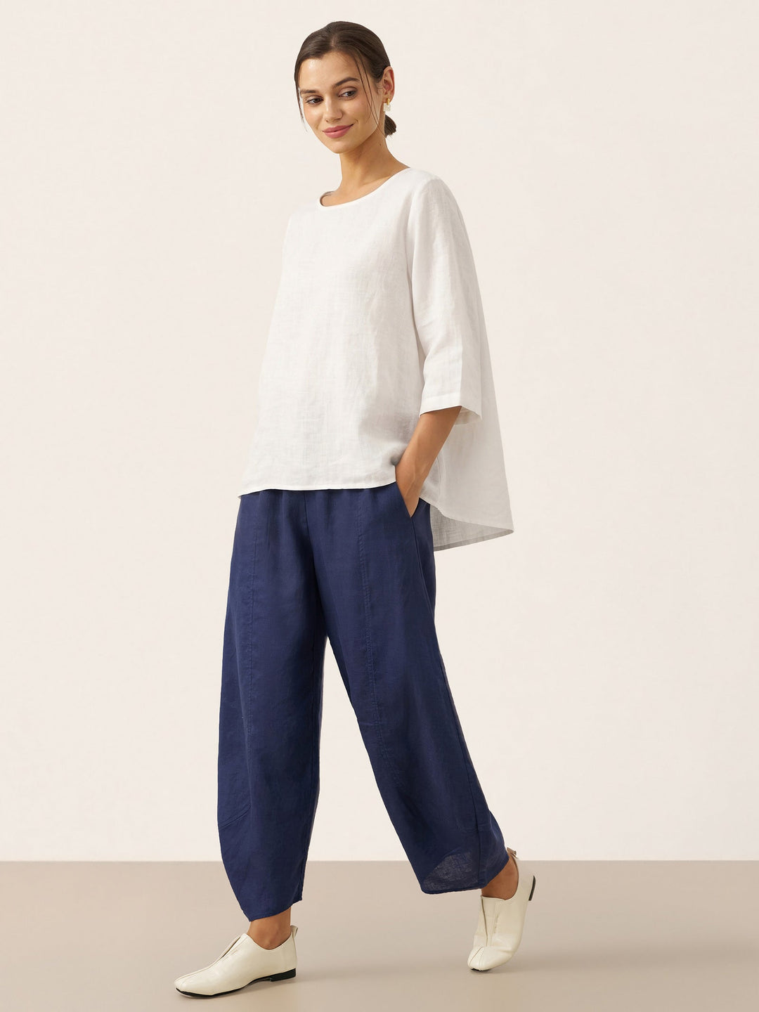 Brianna | Top in Lino con Collo Tondo e Orlo Asimmetrico