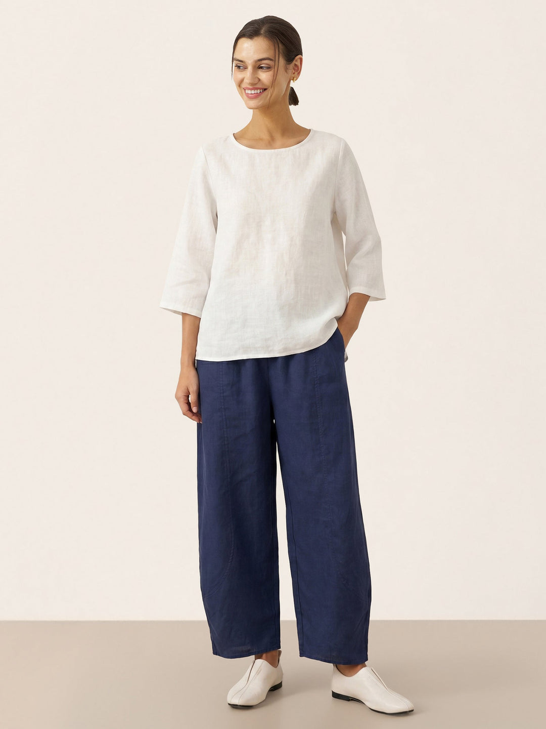 Brianna | Top in Lino con Collo Tondo e Orlo Asimmetrico