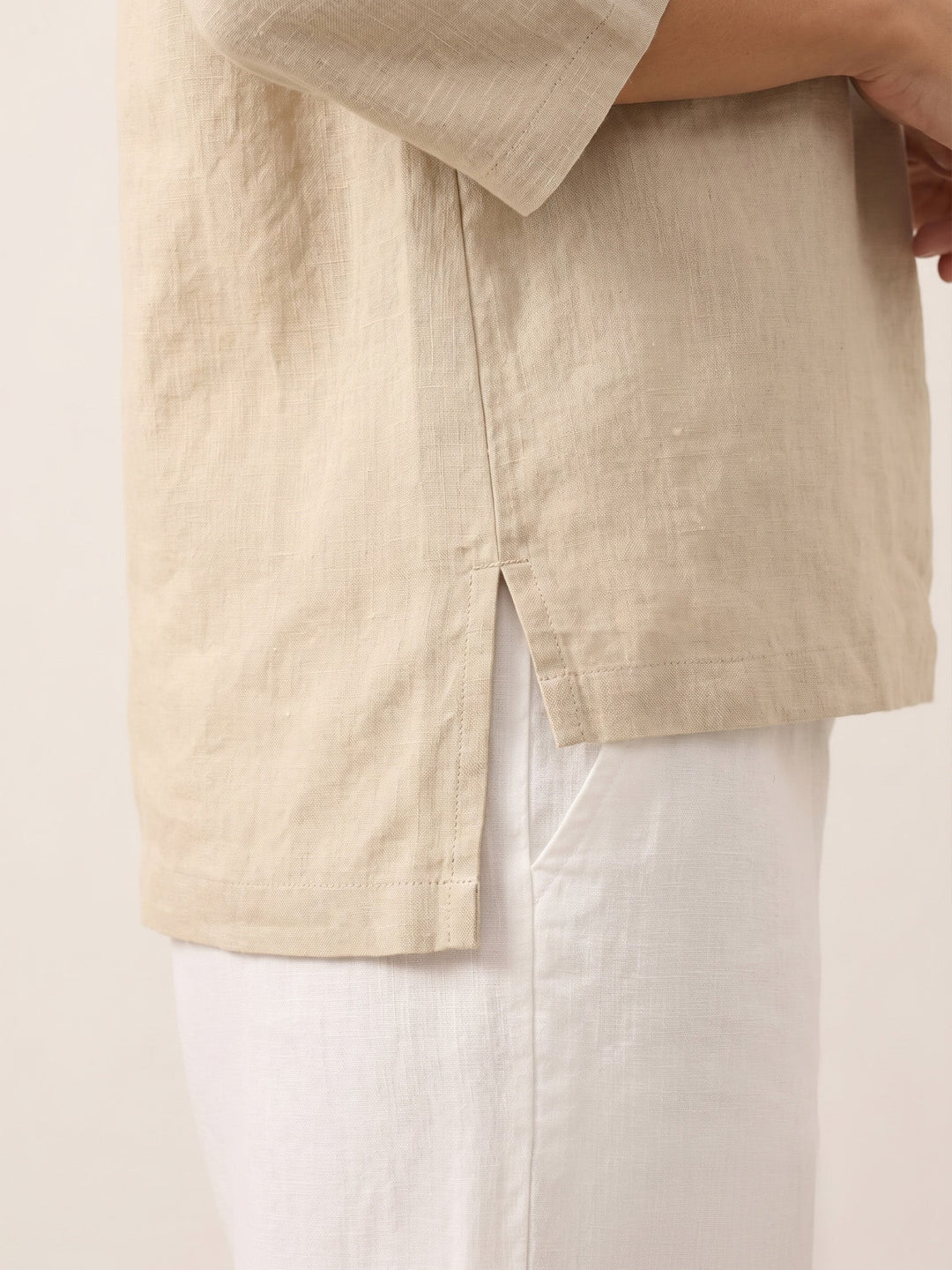Giada | Top in Lino con Scollo a V e Maniche Corte