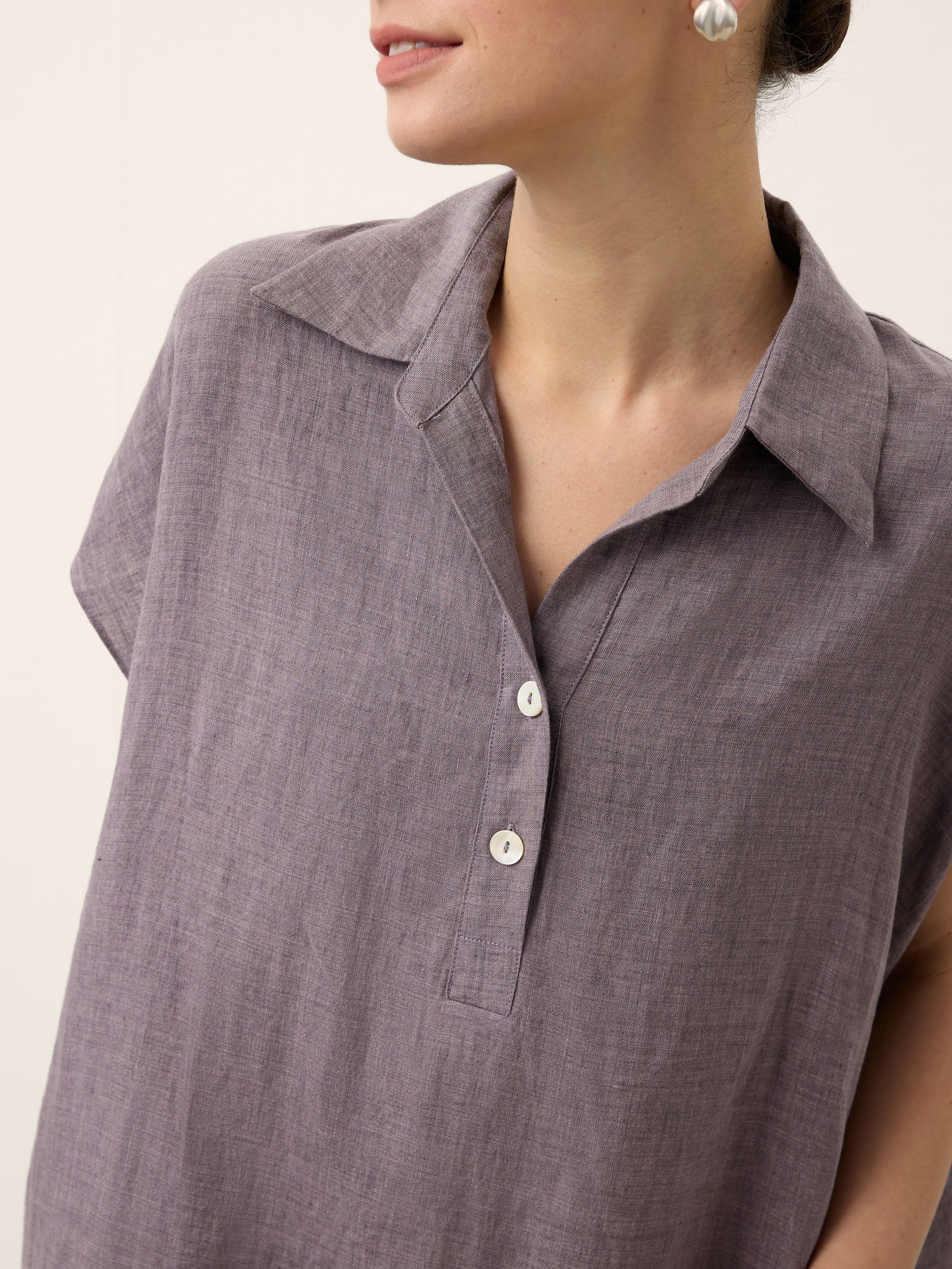 Ilona | Abito Lungo in Lino con Colletto Camicia