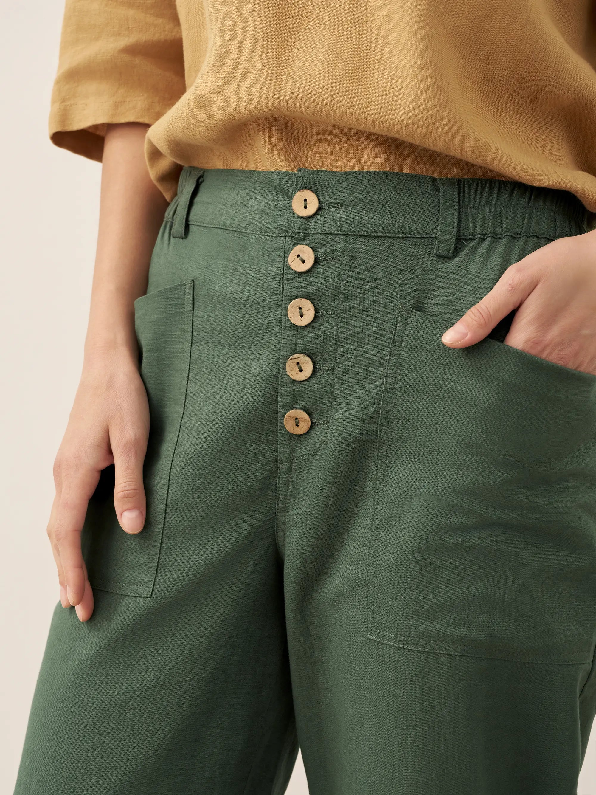 Alessia | Pantaloni in Lino con Chiusura a Bottone