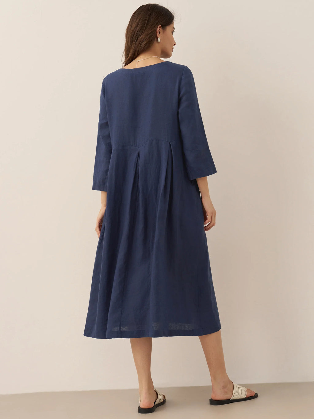 Abigail | Abito Midi Plissettato in Lino con Scollo a Barca