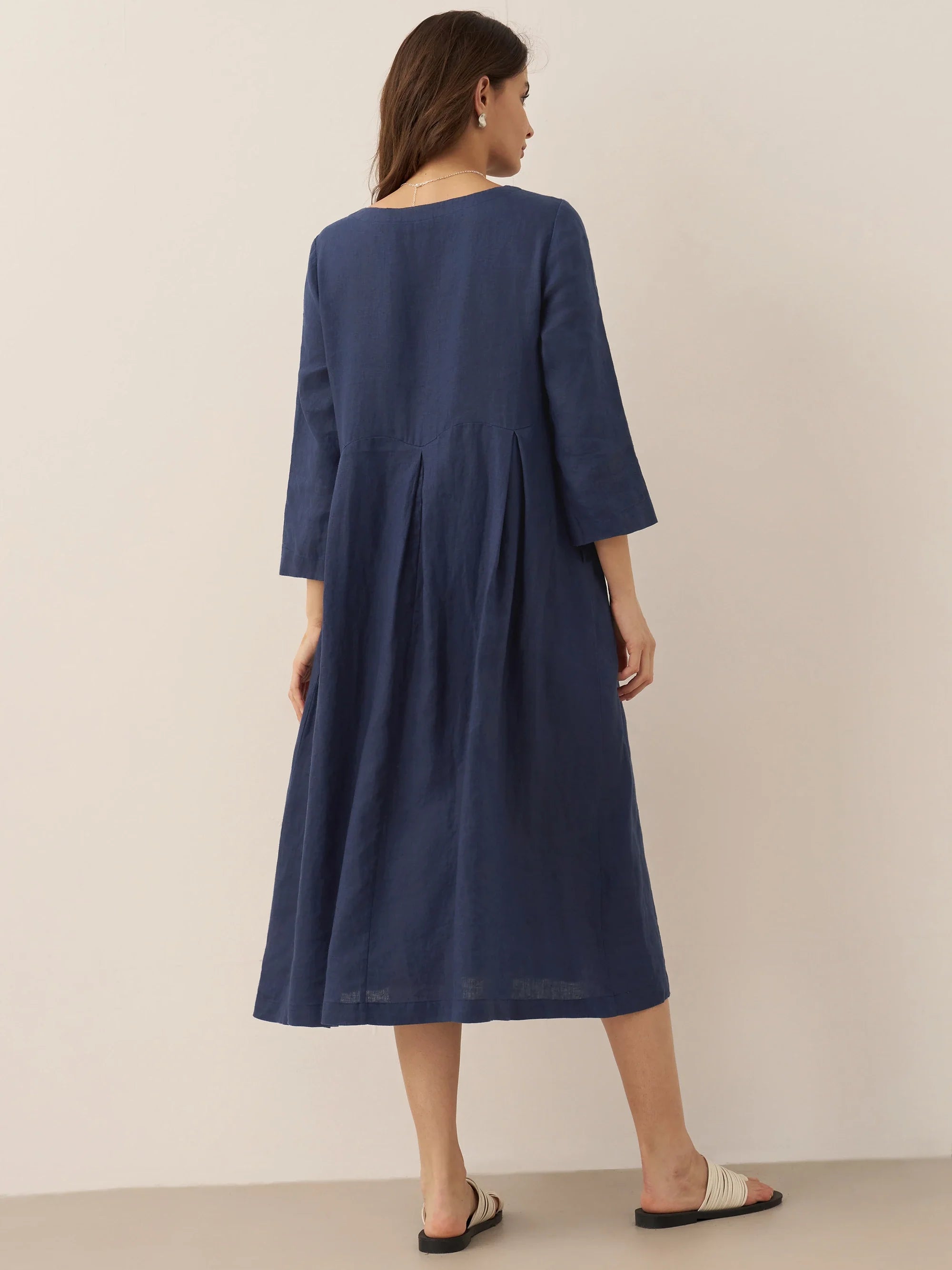 Abigail | Abito Midi Plissettato in Lino con Scollo a Barca