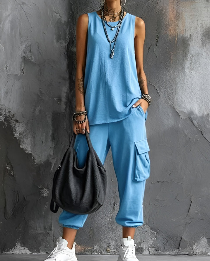 Completo Valentina azzurro chiaro: canotta lunga e pantaloni comodi con tasche
